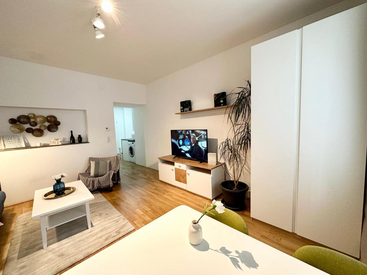 Appartamento Book-a-room Panda-apartments